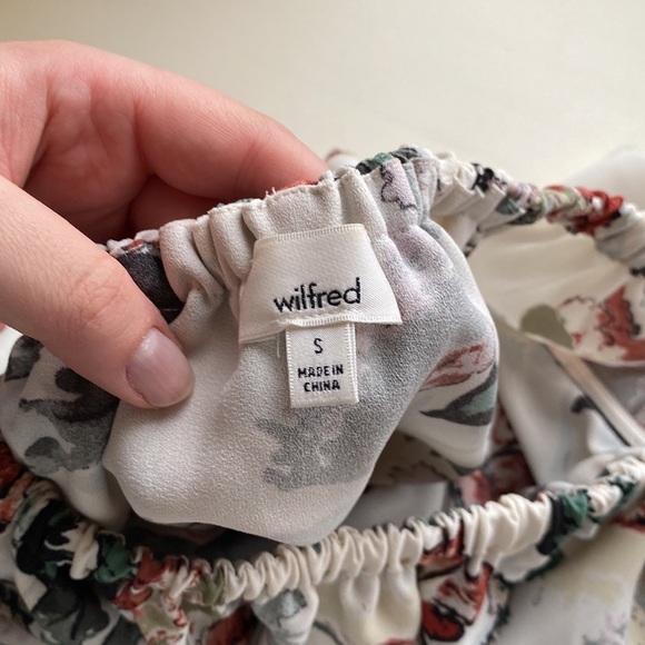 Barely worn Aritzia Wilfred off shoulder floral blouse, size S - Picture 3 of 4